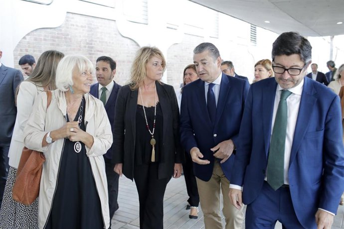 Autoridades en la inauguración de la segunda jornada.