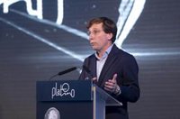 Almeida pide a Sánchez que explique a los madrileños "por qué los considera ricos si ganan 22.000 euros"