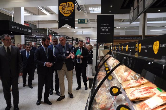 García-Gallardo durante la presentación en Las Rozas de la presentación de la campaña de Tierra de Sabor.