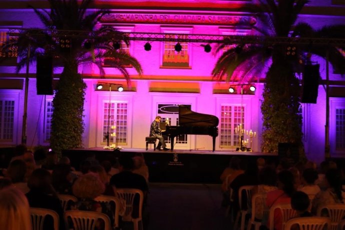 El pianista alcalareño Álvaro Piedra, en el ciclo 'Música en el Patio'.