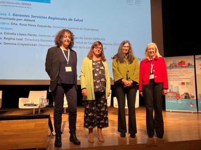 La directora gerente del SESCAM, Regina Leal, ha participado en una mesa de debate junto a sus homólogas de Galicia y Cataluña, en el marco de las XII Jornadas Nacionales de la Sociedad Española de Directivos de la Salud.
