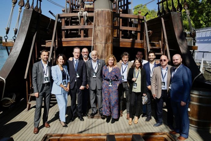 La empresa sevillana Torsesa celebra su 40 aniversario en la Nao Victoria atracada en Sevilla