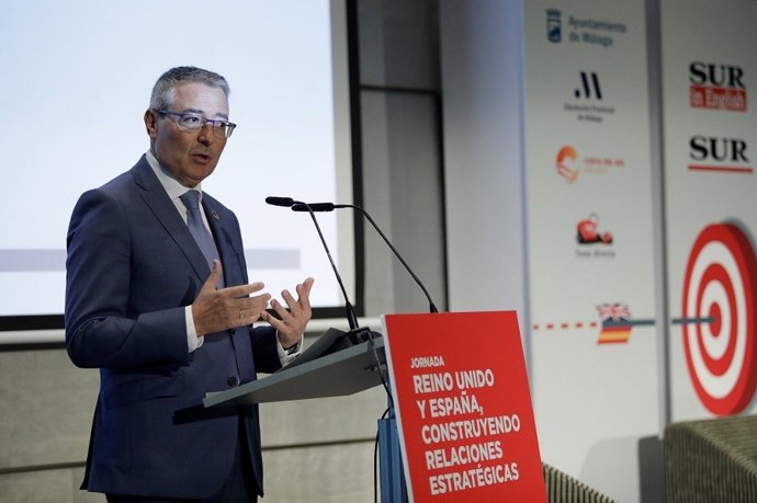 El presidente de la Diputación de Málaga y de Turismo de Costa del Sol, Francisco Salado