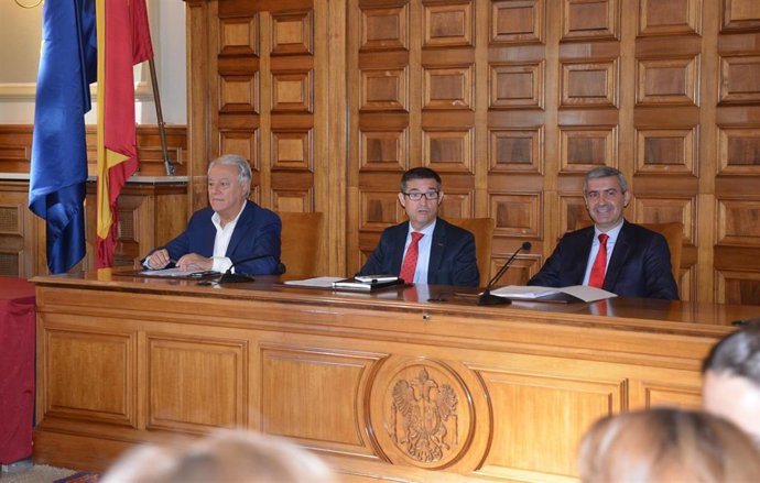 Pleno en la Diputación de Toledo.