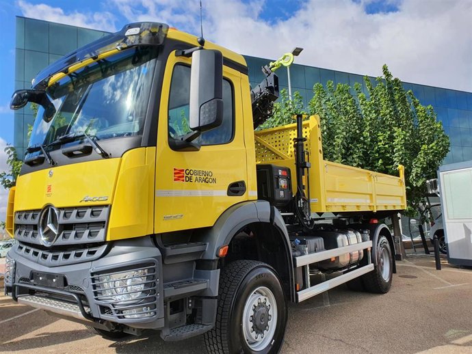Camión del parque de carreteras de la DGA.