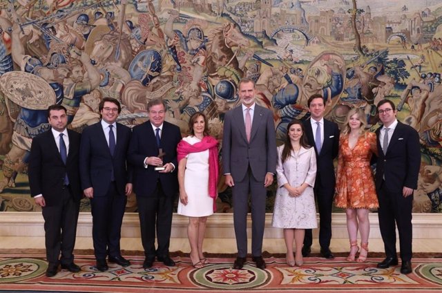 El Rey Felipe VI entrega el 'Premio Enrique V.Iglesias' al empresario colombiano Jaime Gilinski