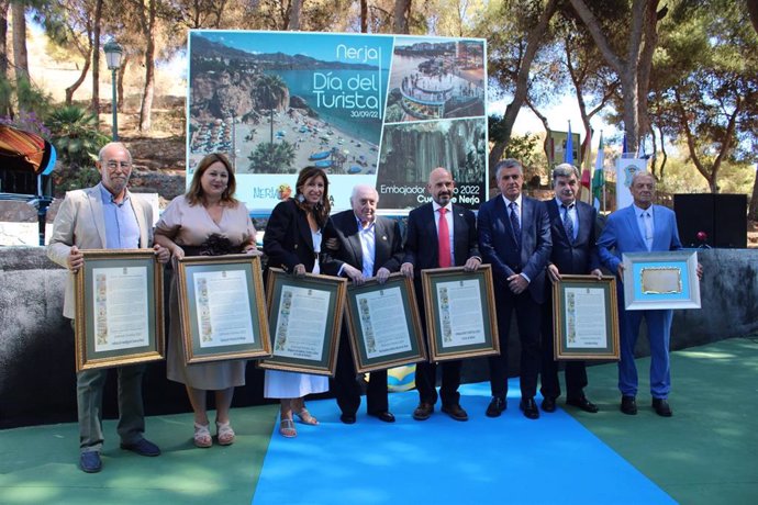 Entrega de distinciones de Reconocimiento Turístico a la Cueva de Nerja