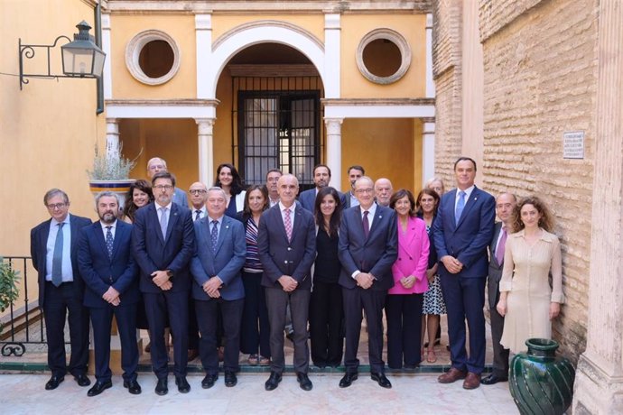 Encuentro de la comisión nacional del año de Nebrija celebrada en el Alcázar.