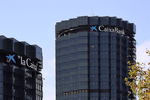 Archivo - Torres de CaixaBank