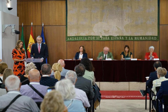 Presentación de un manifiesto por un envejecimiento saludable en España en el Parlamento andaluz.