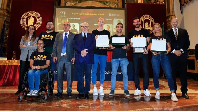 La UCAM celebra 25 años de éxitos deportivos con una gala repleta de estrellas del deporte