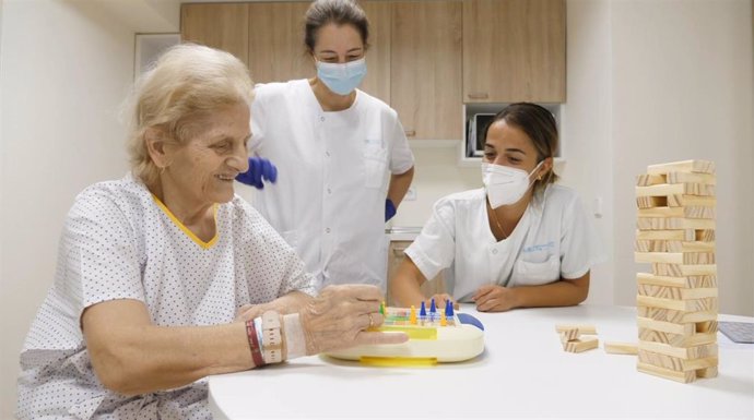 El Hospital La Paz habilita una nueva sala para pacientes y familiares del Servicio de Geriatría