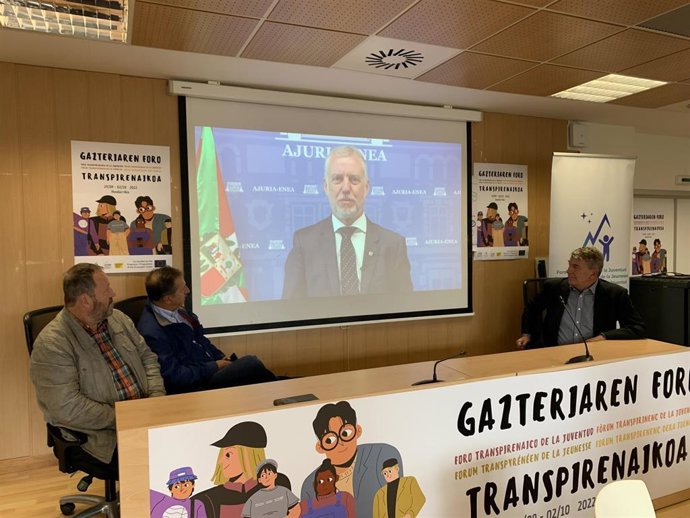 Urkullu anima a los jóvenes a "dar la vuelta" al cambio climático y apostar un modelo de desarrollo respetuoso