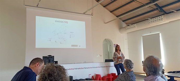 La regidora de Modelo de Ciudad, Vivienda, Digna y Sostenibilidad, Neus Truyol, presenta las conclusiones del proyecto europeo BioDiverCities