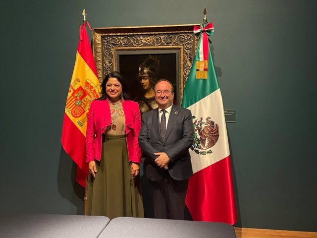 La secretaria Cultura del Gobierno de México, Alejandra Frausto, y el ministro de Cultura y Deporte, Miquel Iceta.