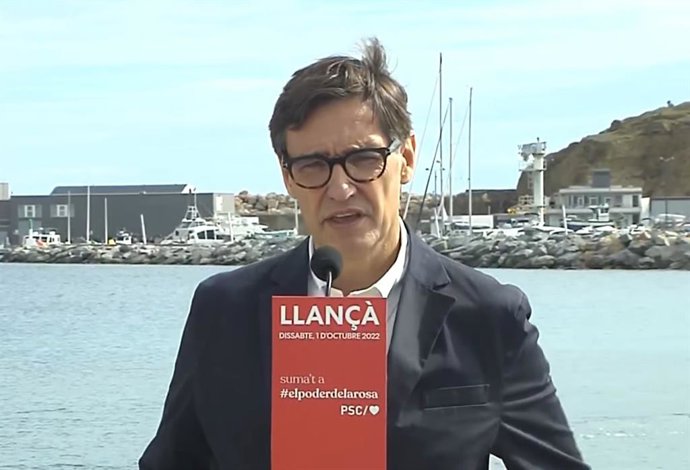 El primer secretario del PSC, Salvador Illa, en declaraciones a los medios desde Llan (Girona).