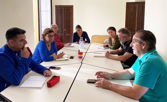 El grupo municipal de IU, junto a las direcciones local y provincial, han mantenido una reunión con Autacor y Faat