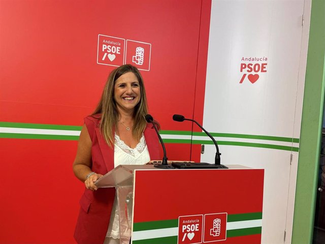 Archivo - La parlamentaria y vicepresidenta segunda de la mesa del Parlamento por el PSOE, Irene García