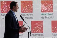 Lobato acusa al Gobierno regional de "preocuparse más por los multimillonarios" que por los mayores de 65 años