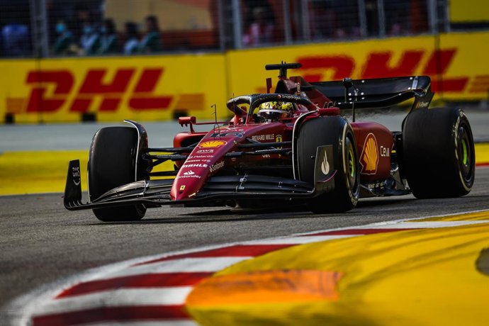16 LECLERC Charles (mco), Scuderia Ferrari F1-75, action during the Formula 1 Singapore Airlines Singapore Grand Prix 2022, 17th round of the 2022 FIA Formula One World Championship from September 30 to October 02, 2022 on the Marina Bay Street Circuit,