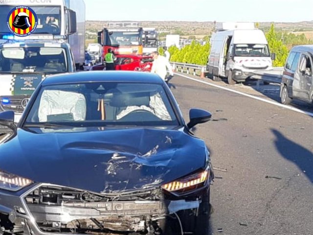 Muere una persona en un accidente con cuatro vehículos implicados en la A-3 en Requena