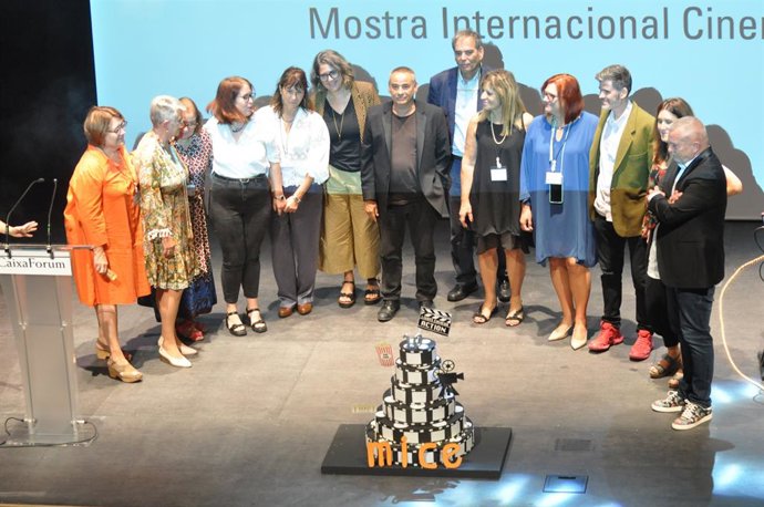 L'actor catal Eduard Fernández rep el premi honorífic en la gala inaugural de la MICE