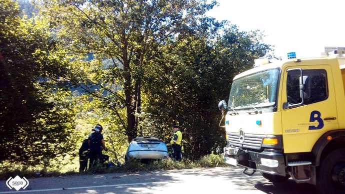 Intervención en un accidente de tráfico en Ribadesella