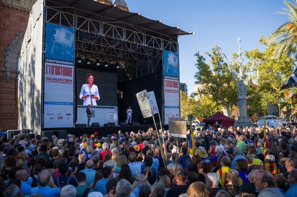 Escenario del acto en Barcelona por el quinto aniversario del 1-O