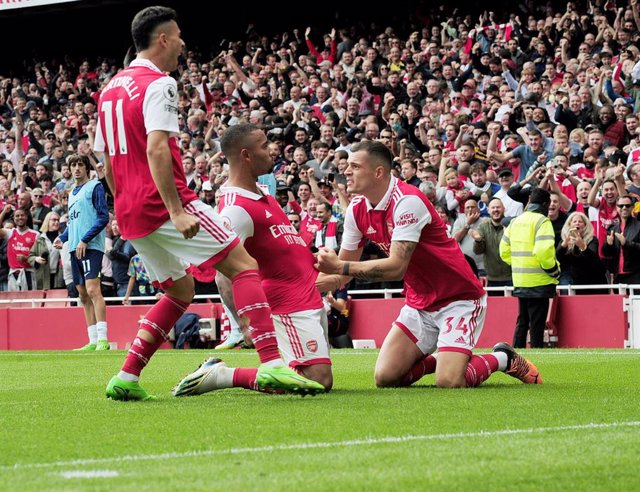 Gabriel Jesus celebra su gol en el Arsenal-Tottenham