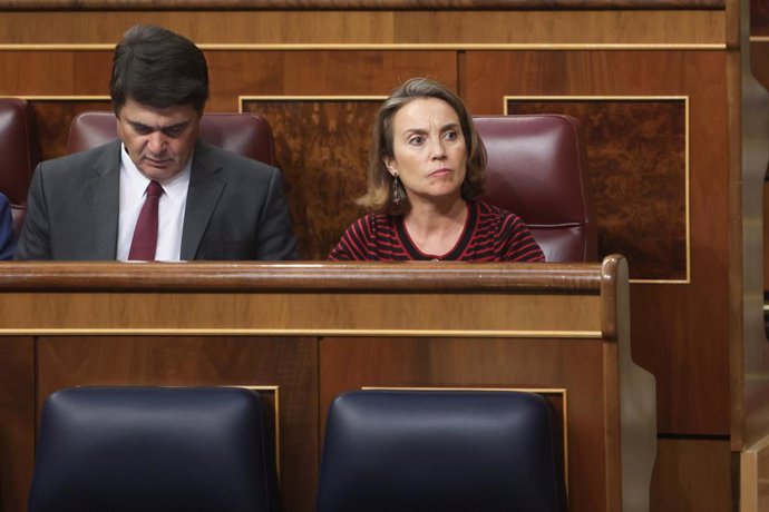 La secretaria general del Partido Popular, Cuca Gamarra, en una sesión plenaria, en el Congreso de los Diputados, a 20 de septiembre de 2022, en Madrid (España). Durante el pleno tienen previsto debatir la reforma planteada por el PP para permitir a las