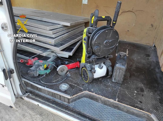 Detenidos cuatro individuos sorprendidos tras robar en un cortijo de Chimeneas (Granada).