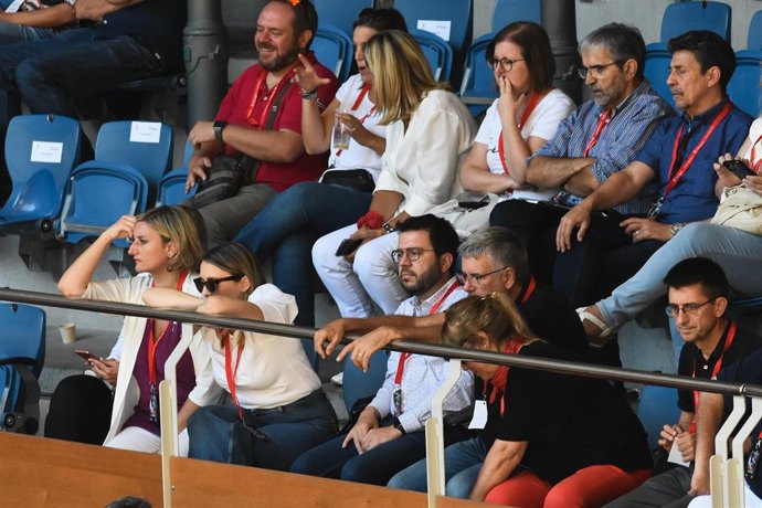 El presidente de la Generalitat, Pere Aragons, en la última jornada del Concurs de Castells de Tarragona junto a la vicepresidenta primera del Parlament, Alba Vergés