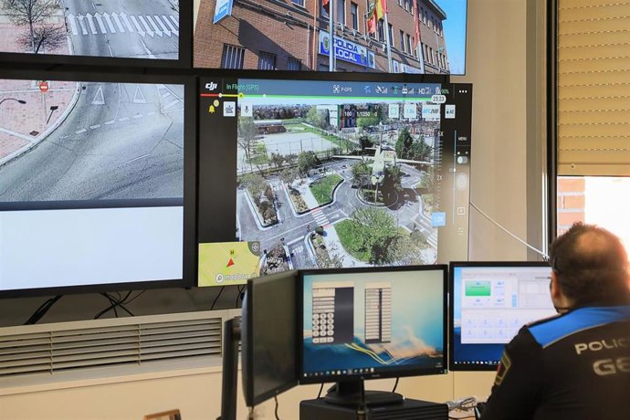 Archivo - El Ayuntamiento instala una antena por problemas de comunicación con las emisoras de Policía local