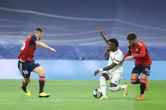 Vinicius Junior of Real Madrid and Nacho Vidal of Osasuna in action during the spanish league, La Liga Santander, football match played between Real Madrid and CA Osasuna at Santiago Bernabeu stadium on October 02, 2022, in Madrid, Spain.