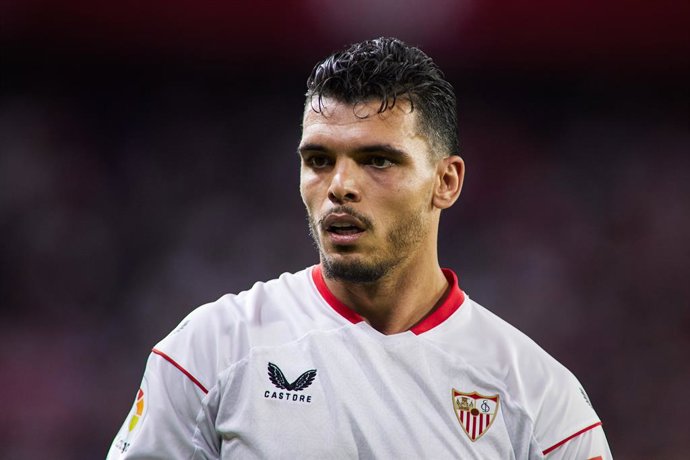 Archivo - Karim Rekik of Sevilla FC looks on during the spanish league, La Liga Santander, football match played between Sevilla FC and Real Valladolid at Ramon Sanchez Pizjuan stadium on August 19, 2022, in Sevilla, Spain.