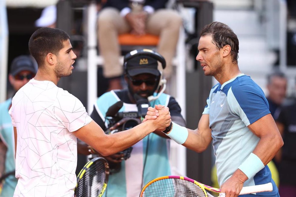 Archivo - Los tenistas españoels Carlos Alcaraz y Rafa Nadal, en el Mutua Madrid Open 2022. 