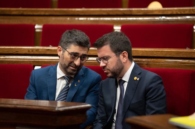 L'exvicepresident de la Generalitat Jordi Puigneró i el president del Govern, Pere Aragonès