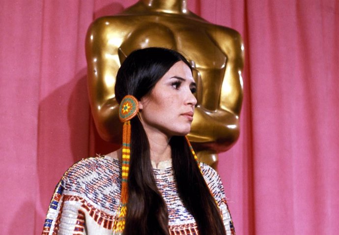 Littlefeather, poco antes de subir al escenario en la gala de los Oscar de 1973