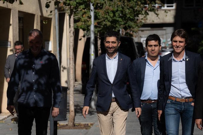 L'exvicepresident del Govern Jordi Puigneró arriba a una reunió a la seu de JxCat.