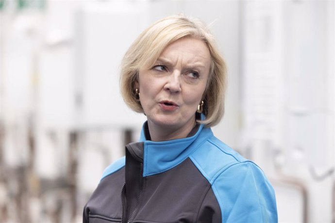 30 September 2022, United Kingdom, Dartford: UKPrime Minister Liz Truss during a visit to the British Gas training academy, near Dartford, in north west Kent, to coincide with support for energy bills coming into effect on 1st October. Photo: Ian Vogle