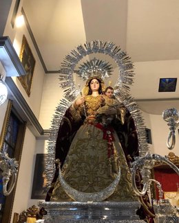 Imagen de la Virgen antes de procesionar