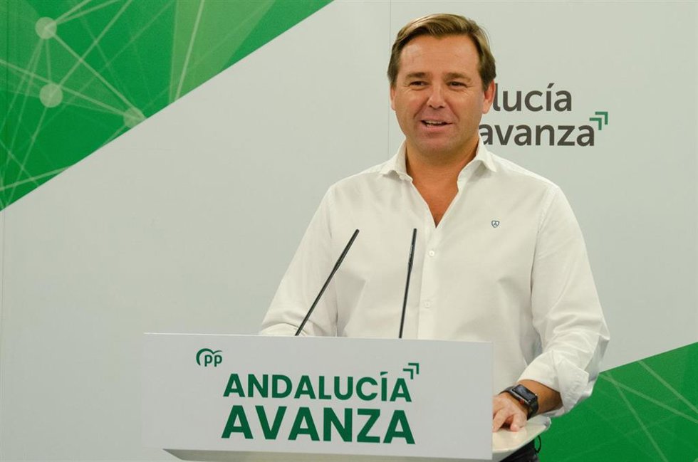 El secretario general del PP-A, Antonio Repullo, este lunes en rueda de prensa.