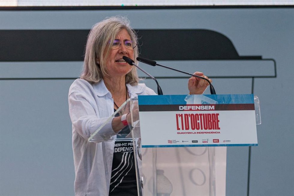 La presidenta de la ANC, Dolors Feliu, este sábado en el Arc de Triomf de Barcelona