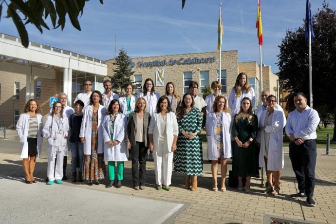 La presidenta del Gobierno de La Rioja, Concha Andreu, ha dado esta mañana la bienvenida a los 15 profesionales médicos que reforzarán la plantilla del Hospital de Calahorra, integrada por 116 facultativos