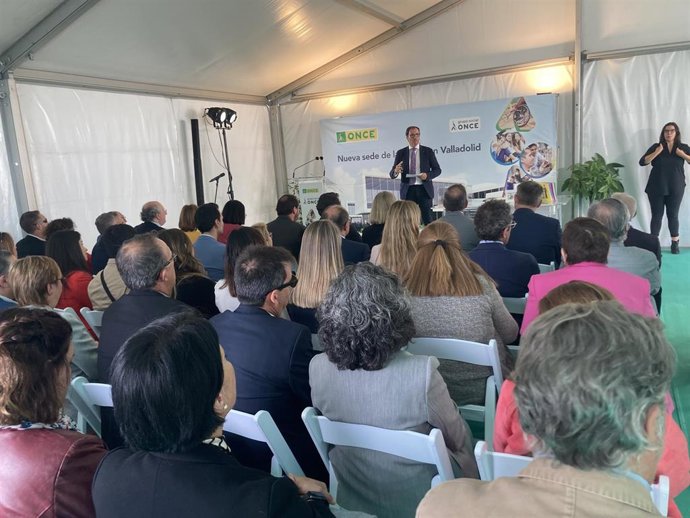 Un momento del acto en el que el Grupo Social ONCE ha colocado la primera piedra de su nueva sede en Valladolid.