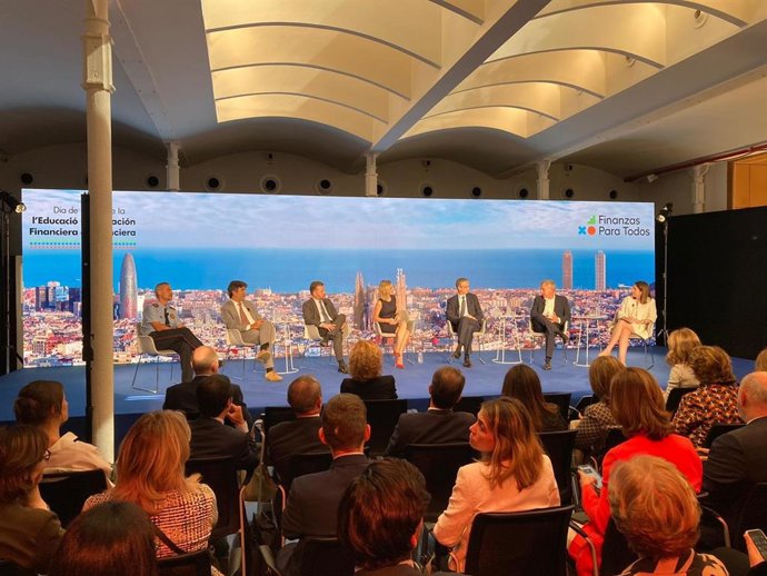José Ángel Merino, Gonzalo García, Rodrigo Buenaventura, Ana Boadas, Pablo Herández de Cos, Rafael Escudero y María del Ángel