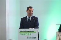Moreno remarca el compromiso con las renovables para que Andalucía sea "soberana" energéticamente en cuatro años