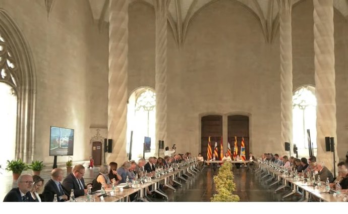 Reunión del Govern con representantes económicos y civiles de Baleares.