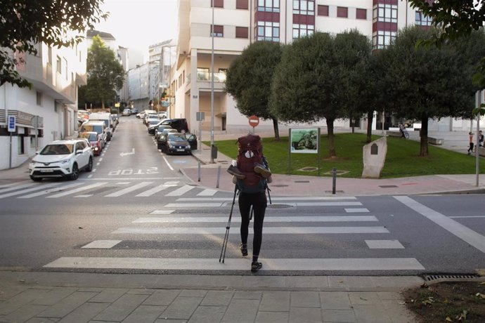 Un peregrino a su paso por La Vía Künig, a 15 de septiembre de 2022, en Lugo, Galicia (España).