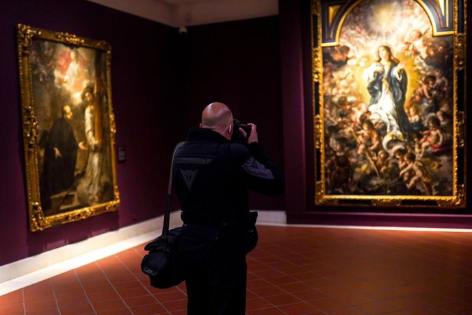 Archivo - Imagen de archivo de una sala del museo de Bellas Artes de Sevilla